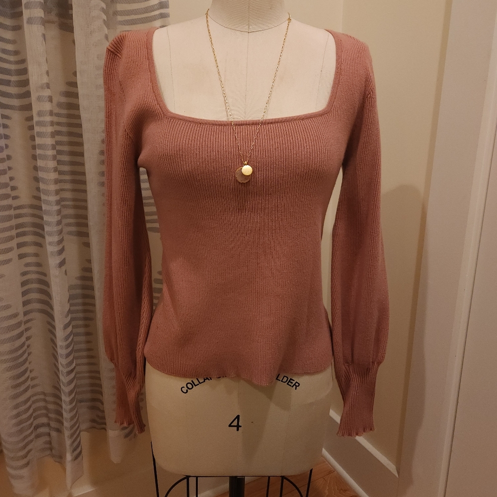 Scoop Neck Sweater 🌹